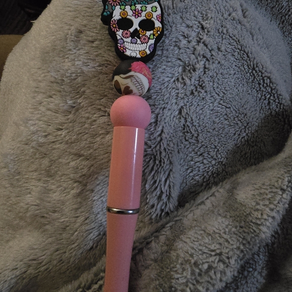 Pink Skull Beaded Pen - Picture 1 of 1